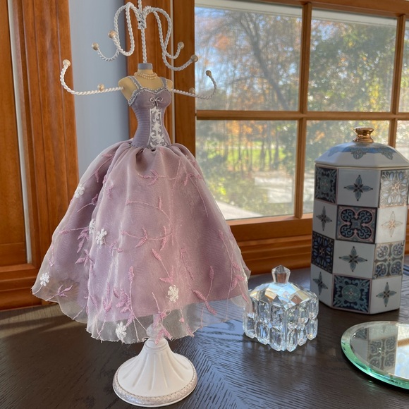 Other - Necklace holder